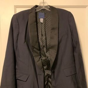 Navy blazer with black collar
